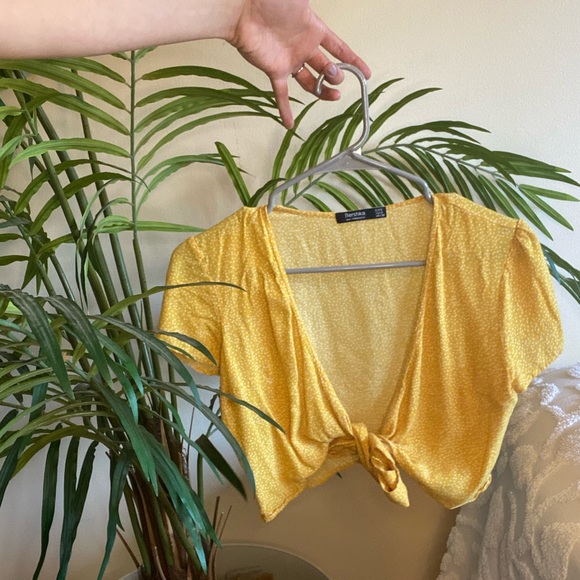 Adorable Polka dot crop top - Picture 1 of 2